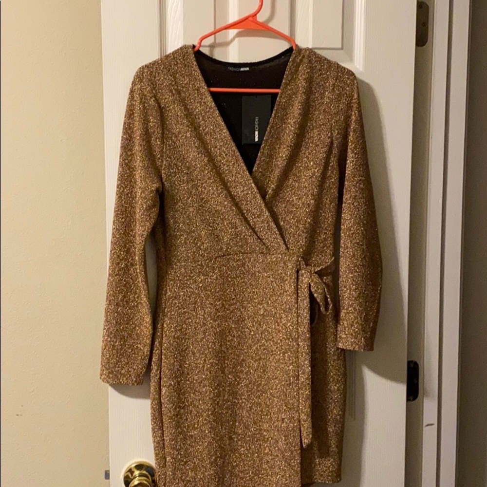 Fashion Nova gold dress in large very beautiful